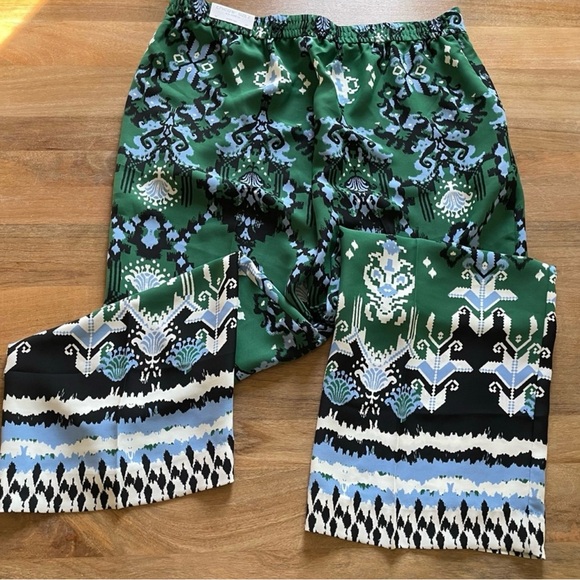 NWT Chico’s Ikat Wide Leg Soft Crops Size 14 (2.5) - Picture 5 of 5